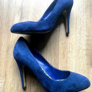 Also Size 37 (US 7) dark blue round toe 3.5 inch  heels